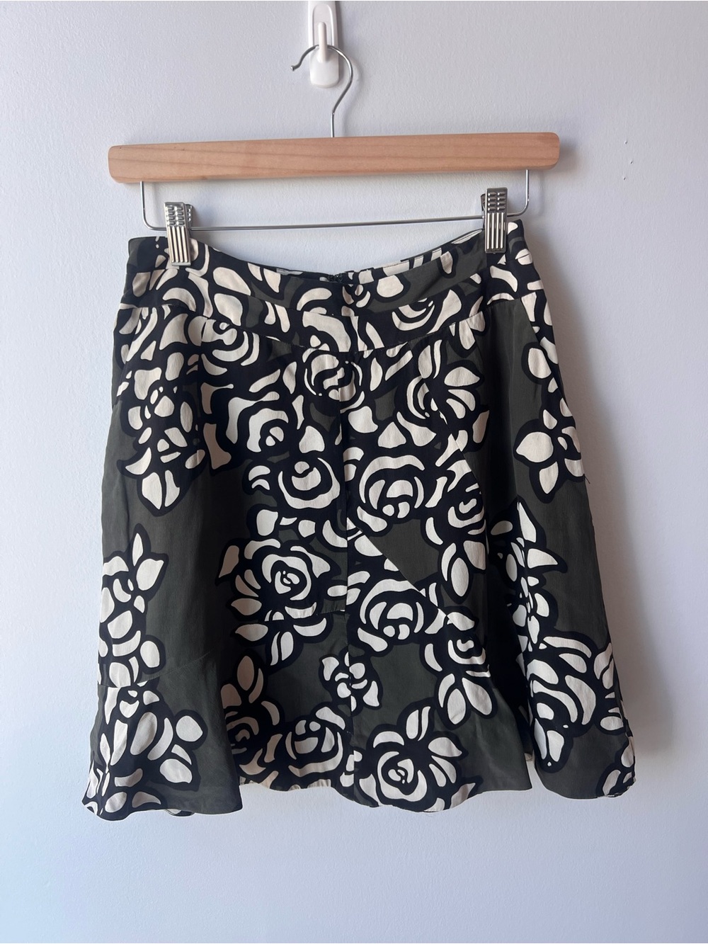 Vintage Jacob’s 100% Silk Women’s Green & White Floral A-Line Skirt Y2K